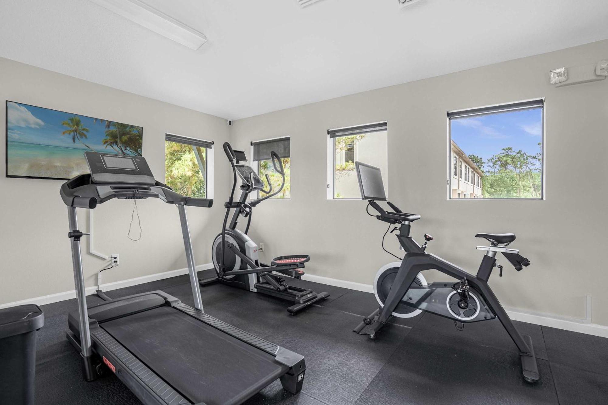 Luxurious 4br Townhome - 5 Minutes From Orlando